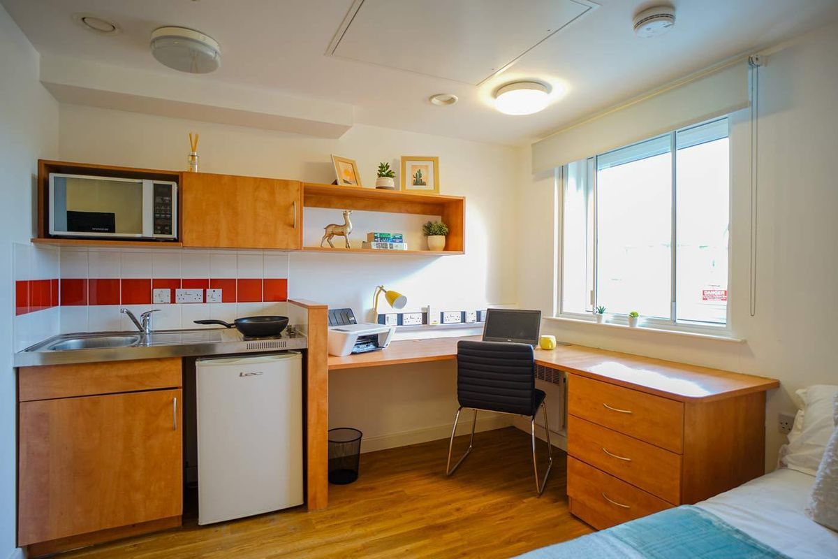 Hall Exeter One - 9