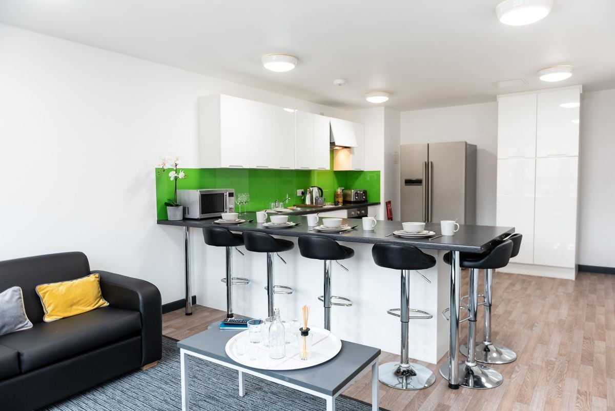 Glassworks, Liverpool 100 Reviews by Students