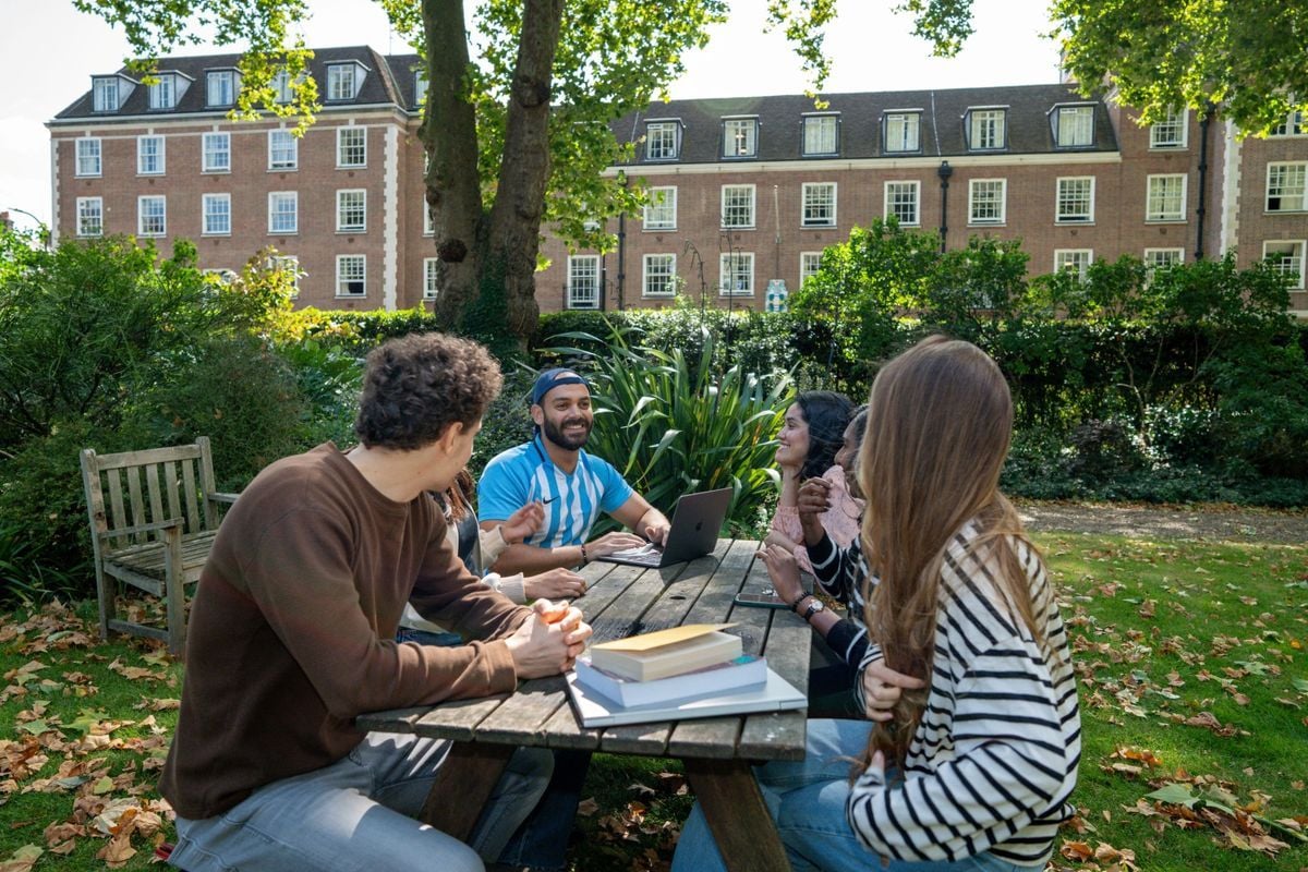Hall - Goodenough College - 8