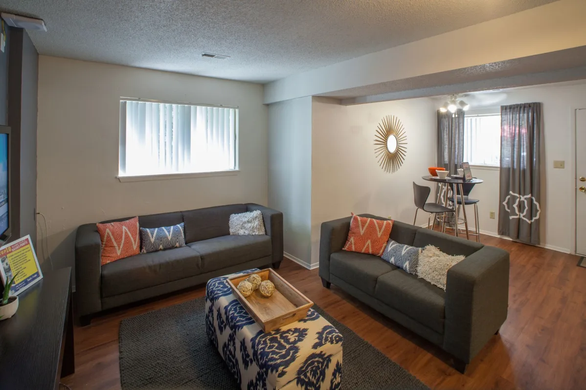 Hall - Hawks Pointe - 1