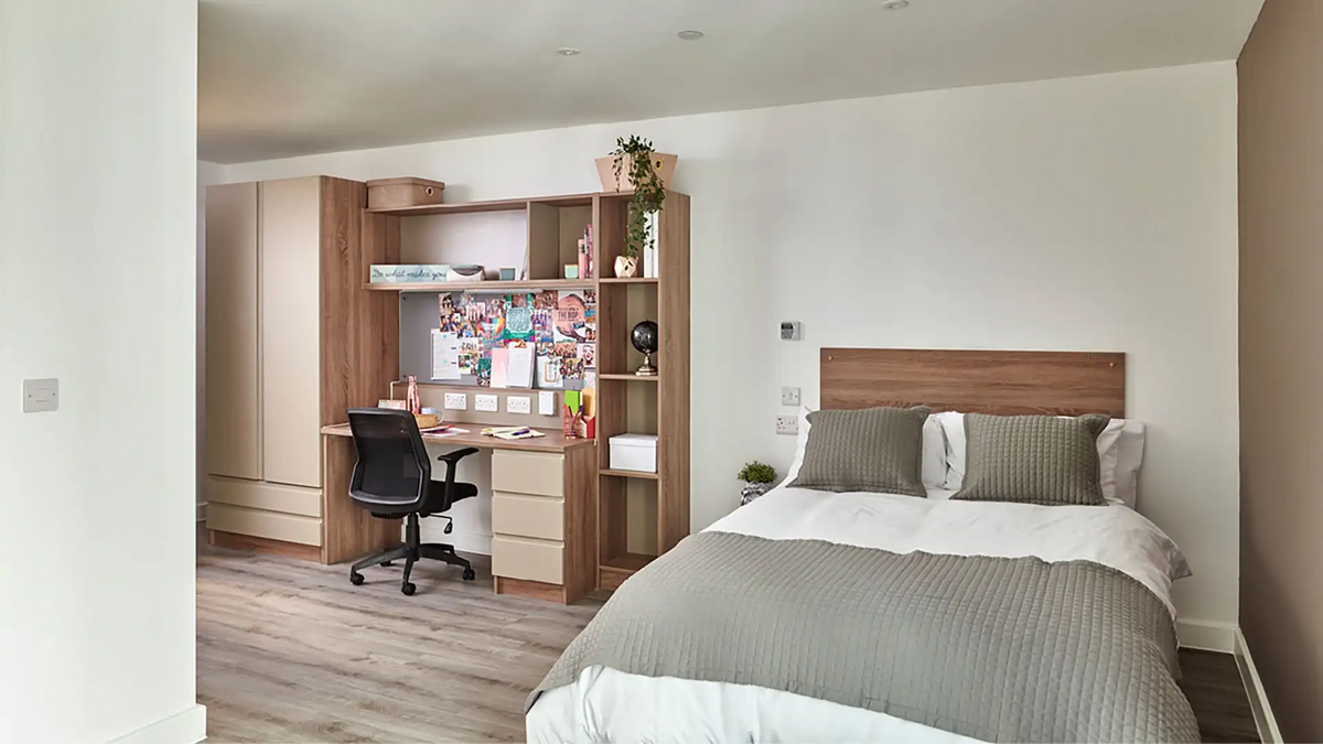 Hall - Howard Gardens - 1