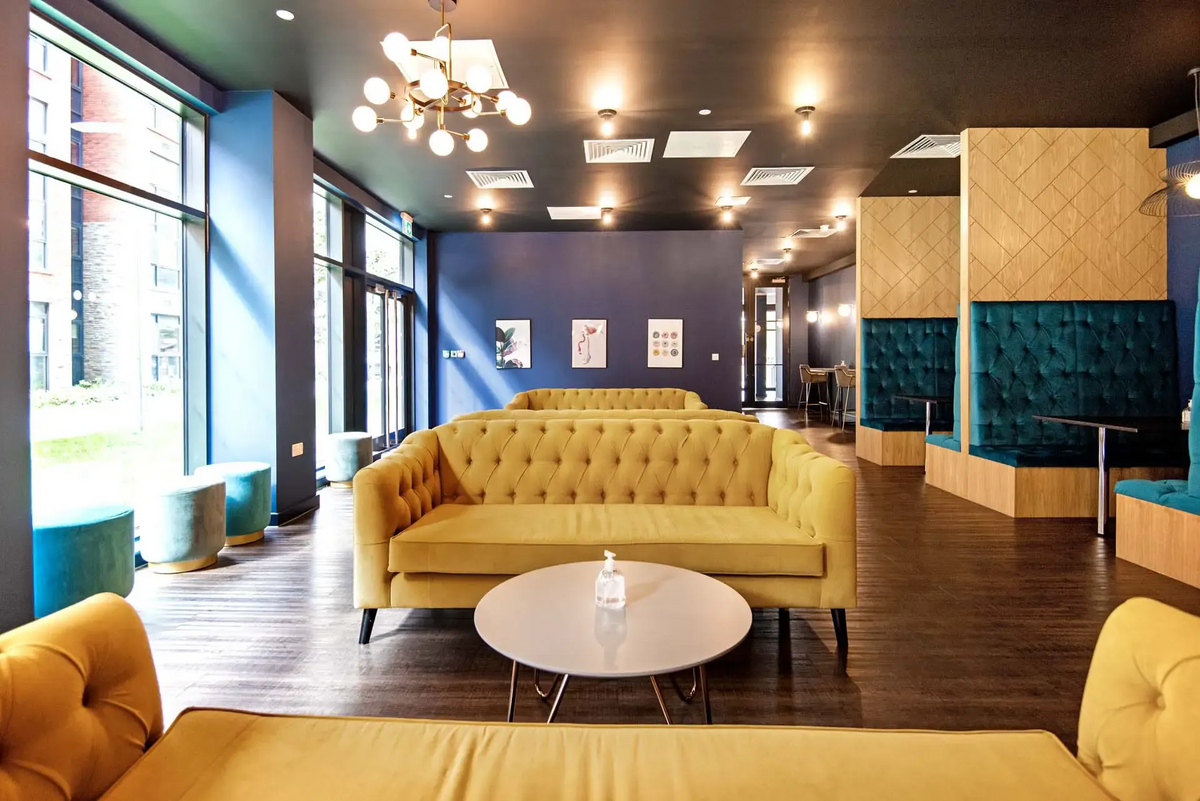 Hall - Howard Gardens - 9