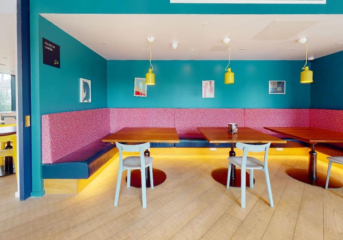 Hall- iQ Brighton - 8