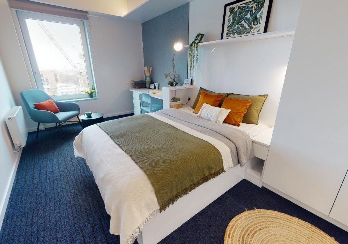 Hall- iQ Brighton - 6