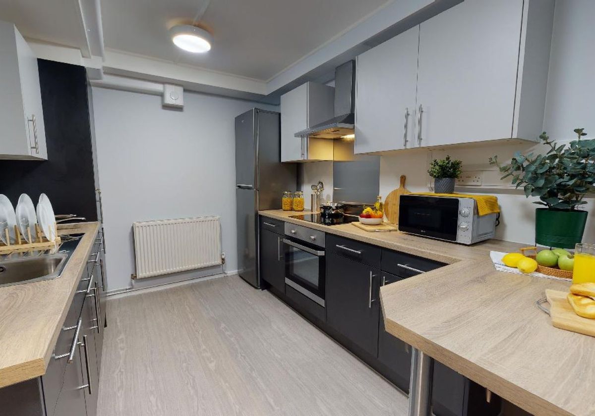 Hall iQ Broderick House - 11