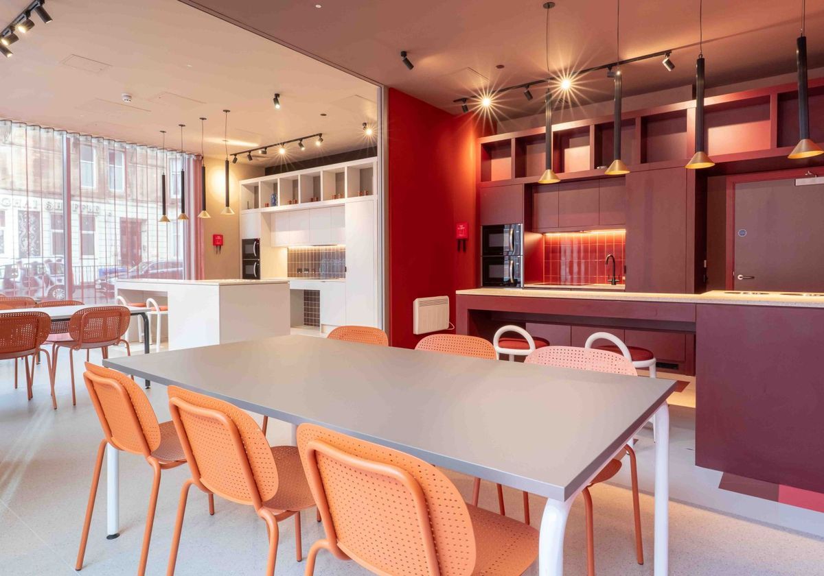 Hall - iQ Cullen House - 8