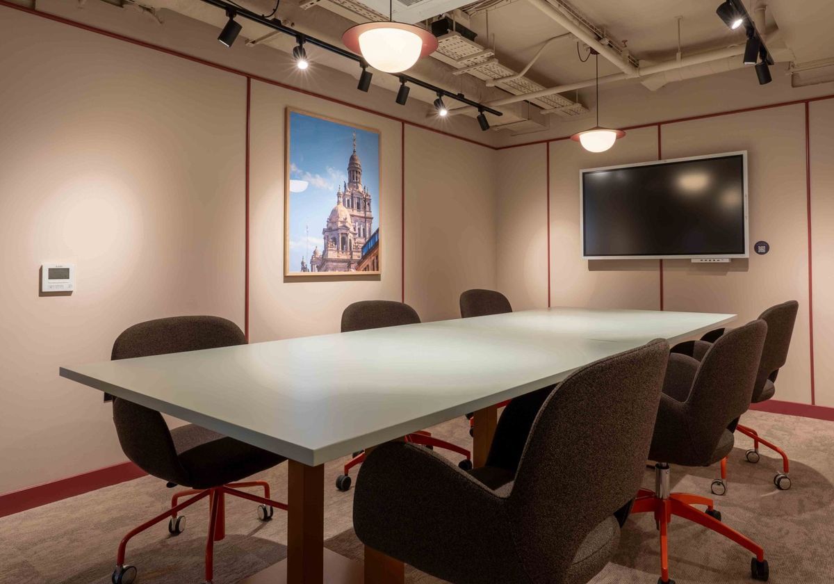 Hall - iQ Cullen House - 2