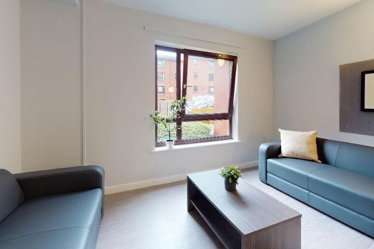 Hall iQ Daisy Bank - 7