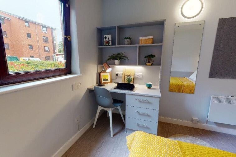 Hall iQ Daisy Bank - 5