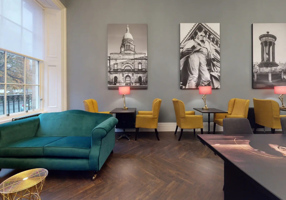 Hall iQ Elliott House - 4