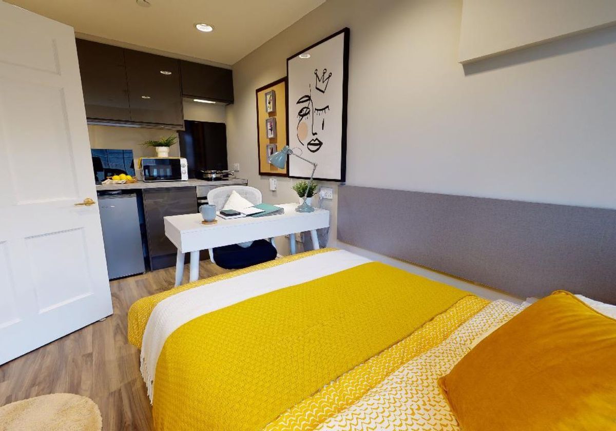 Hall iQ Elliott House - 1