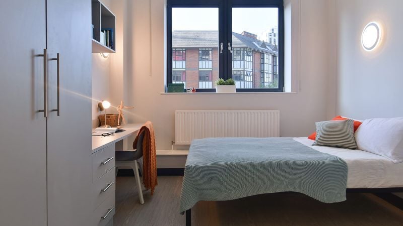 Hall iQ Exchange - 1