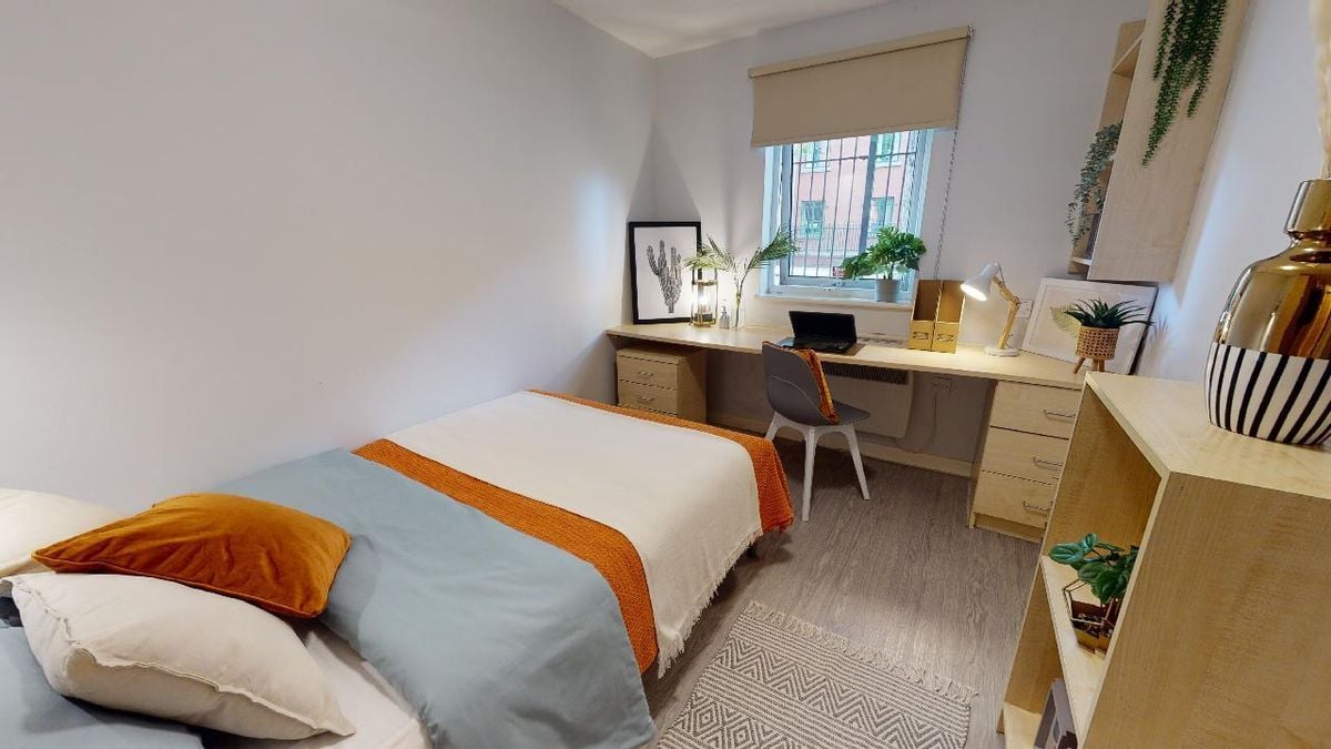 Hall iQ Fiveways House - 6