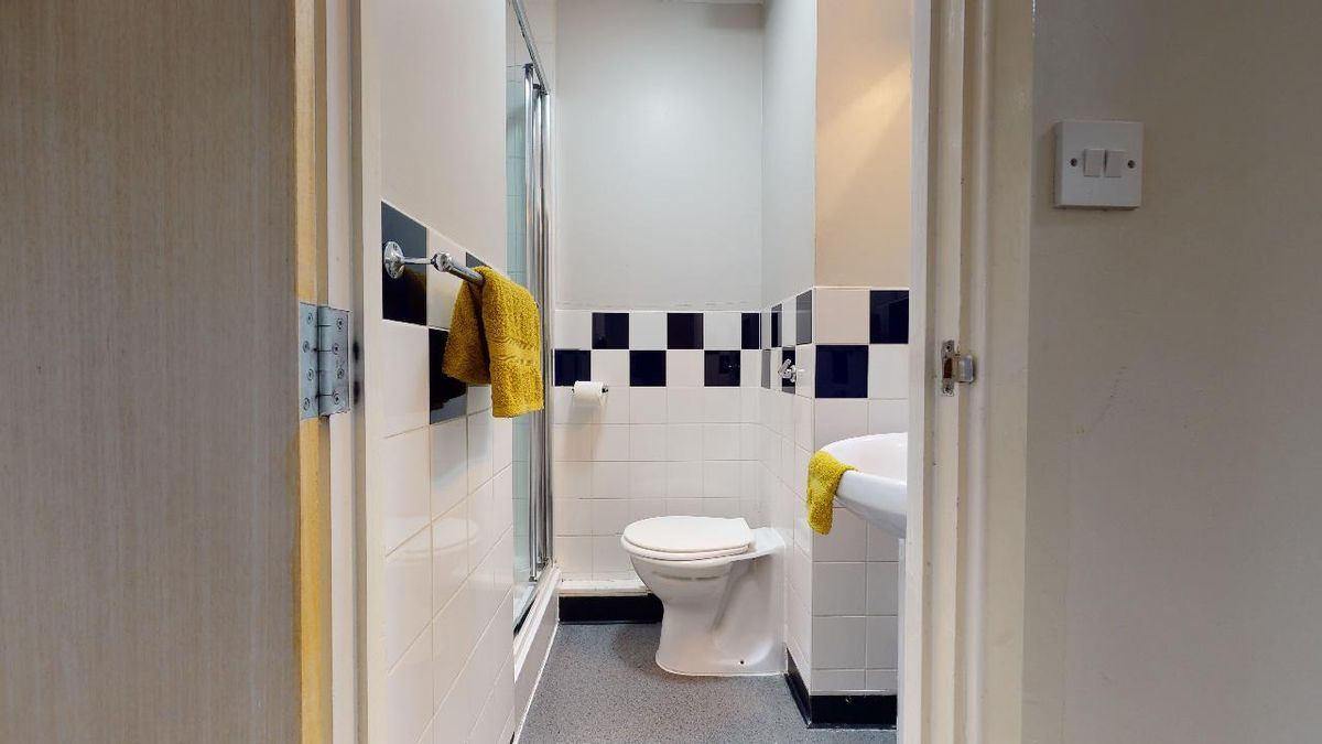 Hall iQ Fiveways House - 8