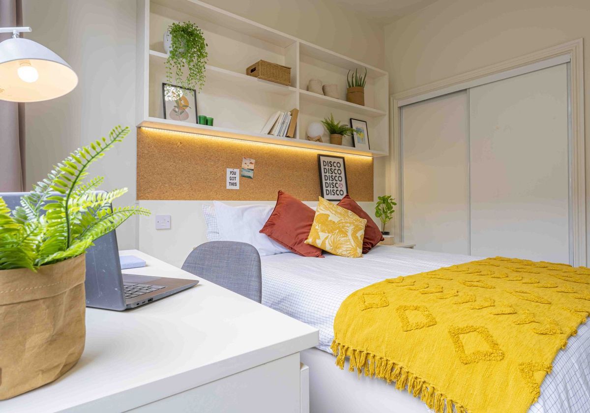 Hall- iQ Fletcher House - 7