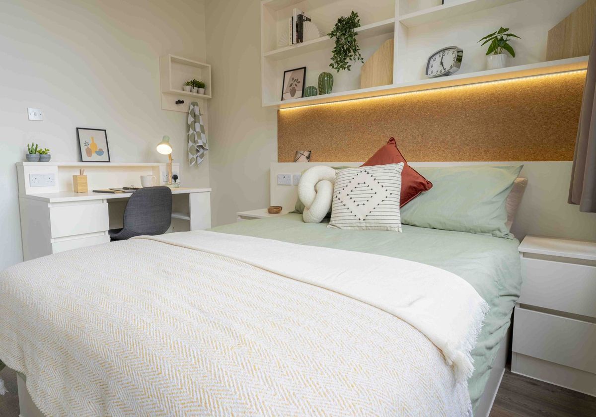 Hall- iQ Fletcher House - 3