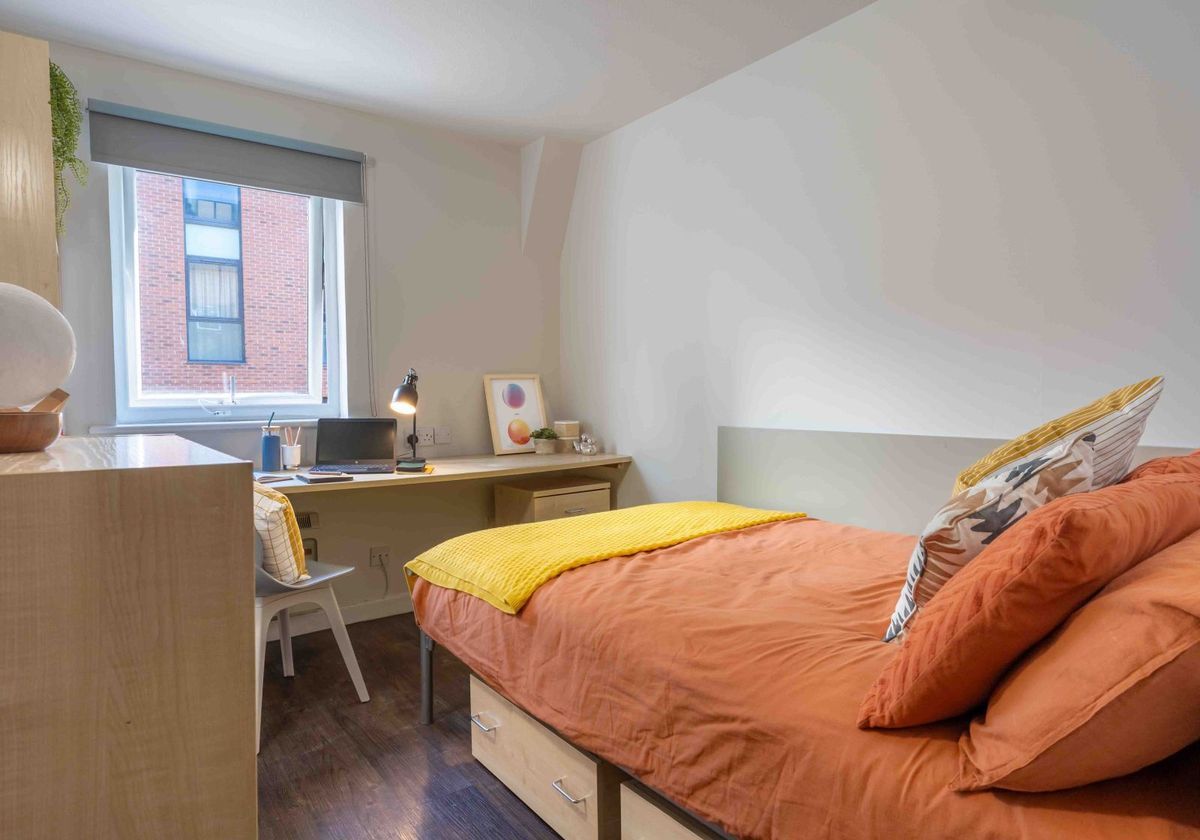 Hall iQ Great Newton House - 7