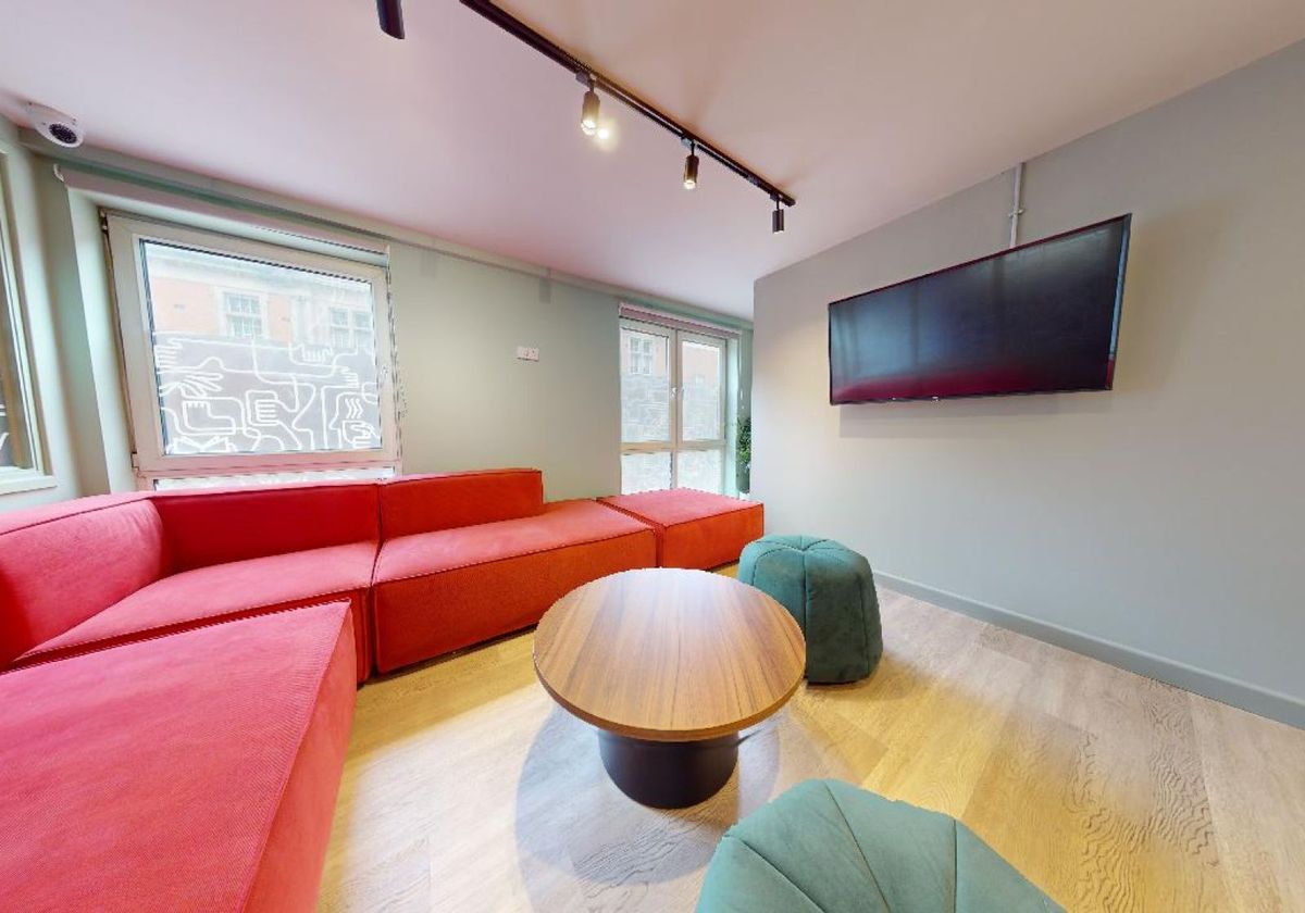 Hall iQ Grosvenor House - 1