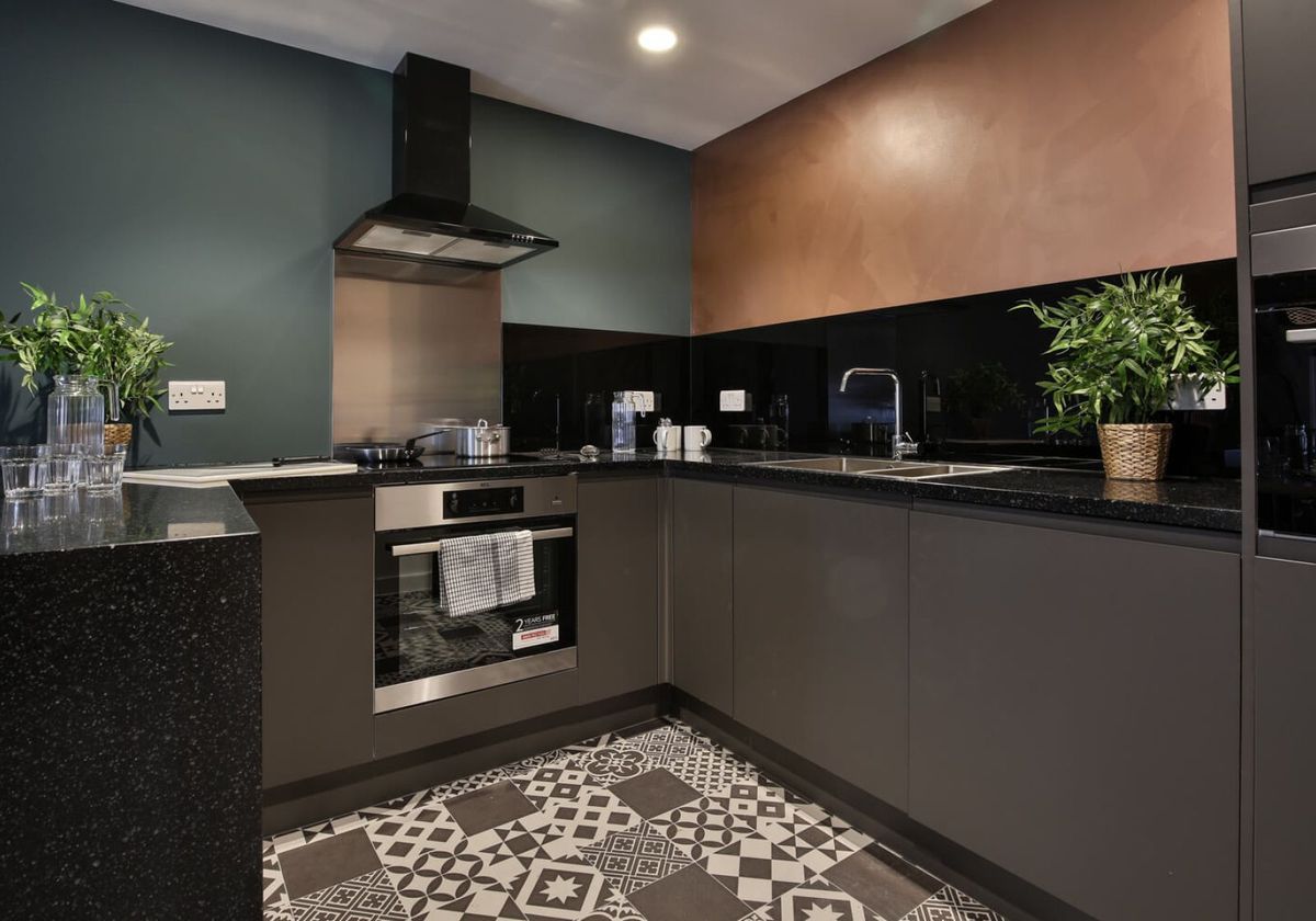 Hall iQ Hammersmith - 6