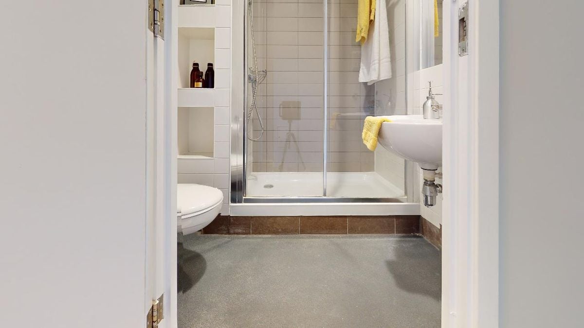 Hall iQ Highbury - 1