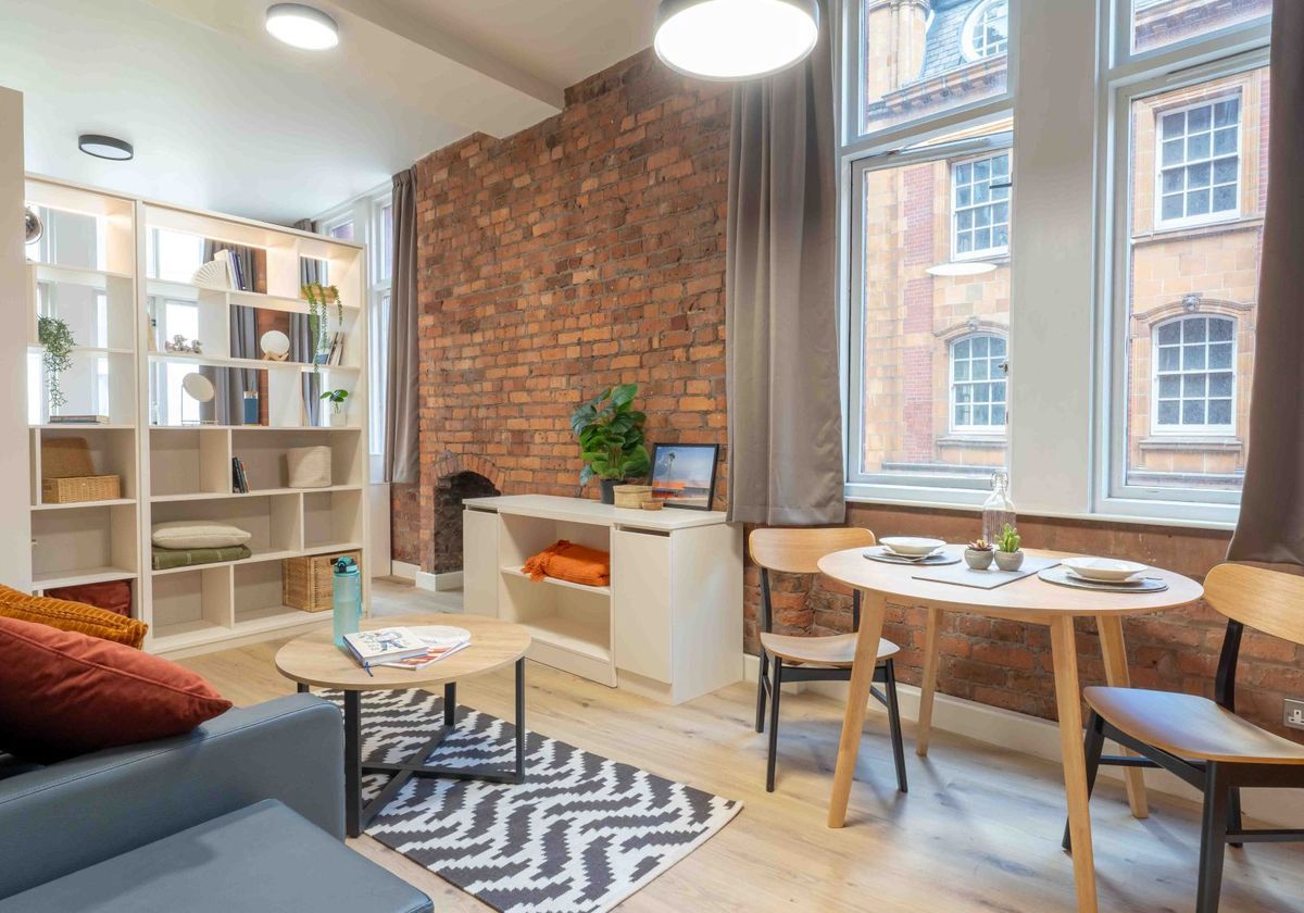 Hall - Hollingworth House - 8