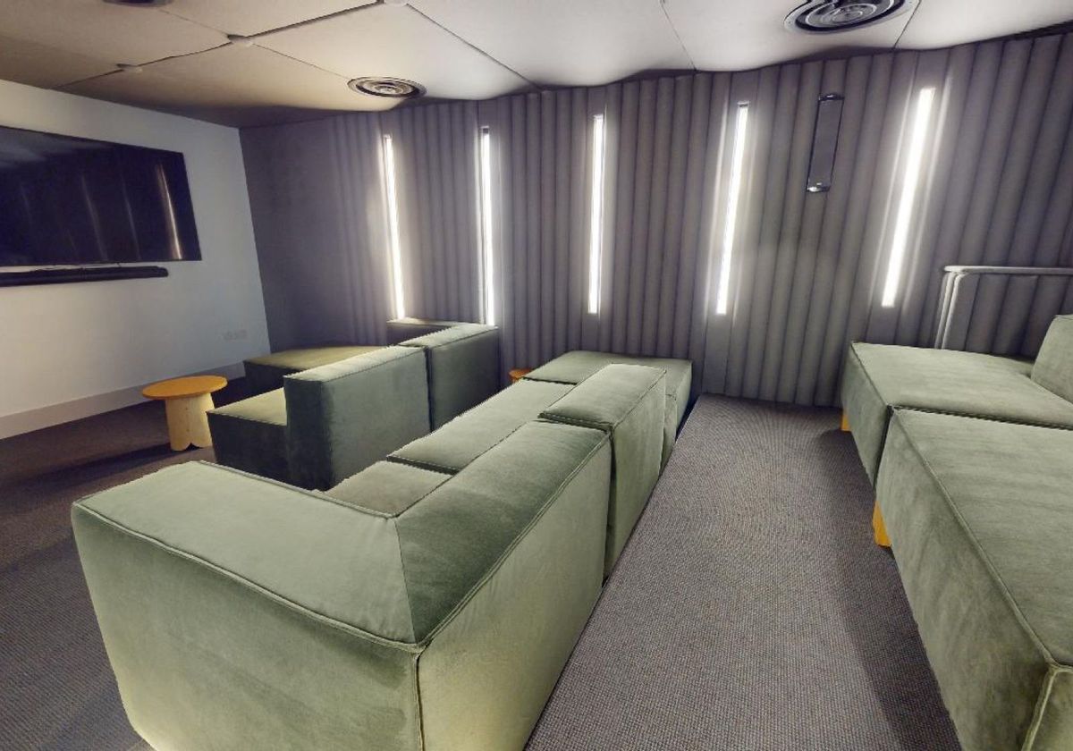 Hall - Hollingworth House - 1