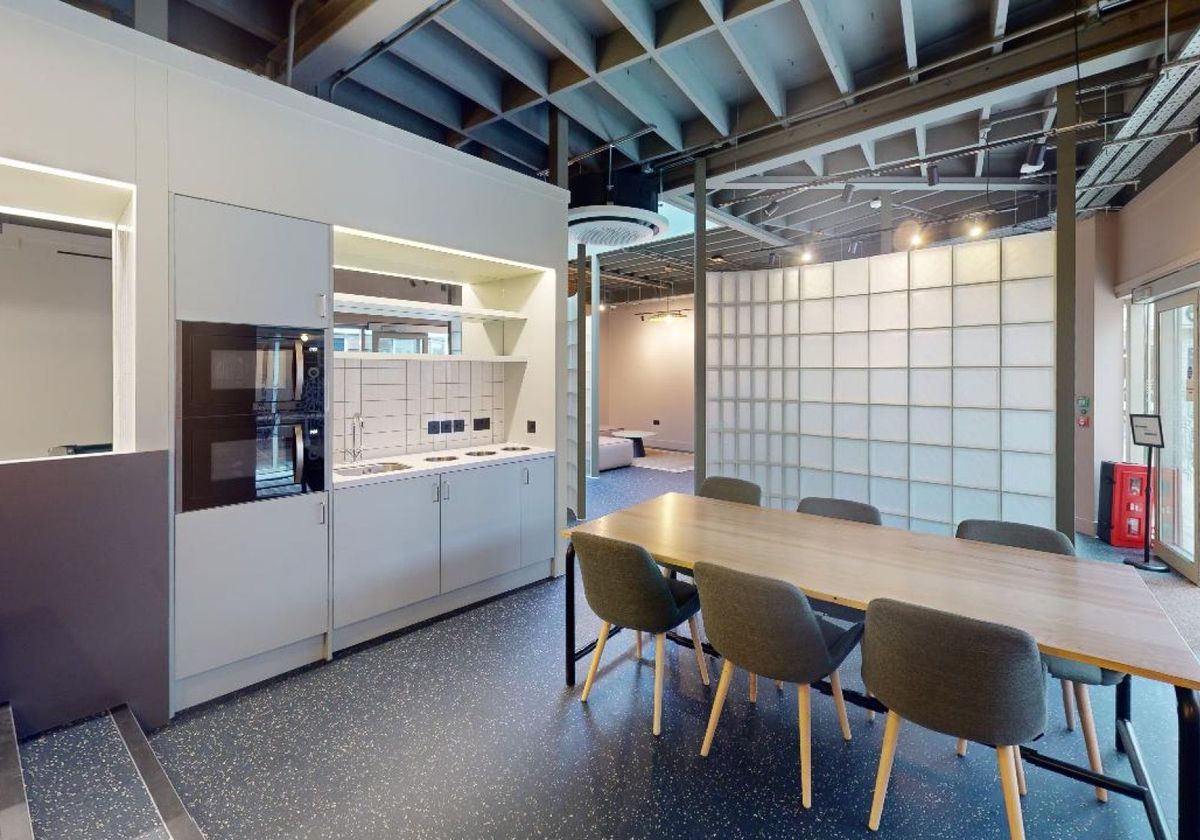 Hall - iQ Hoxton - 2