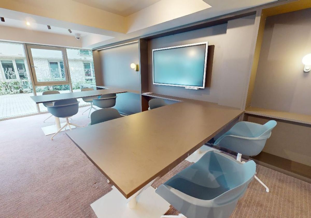 Hall - iQ Hoxton - 5