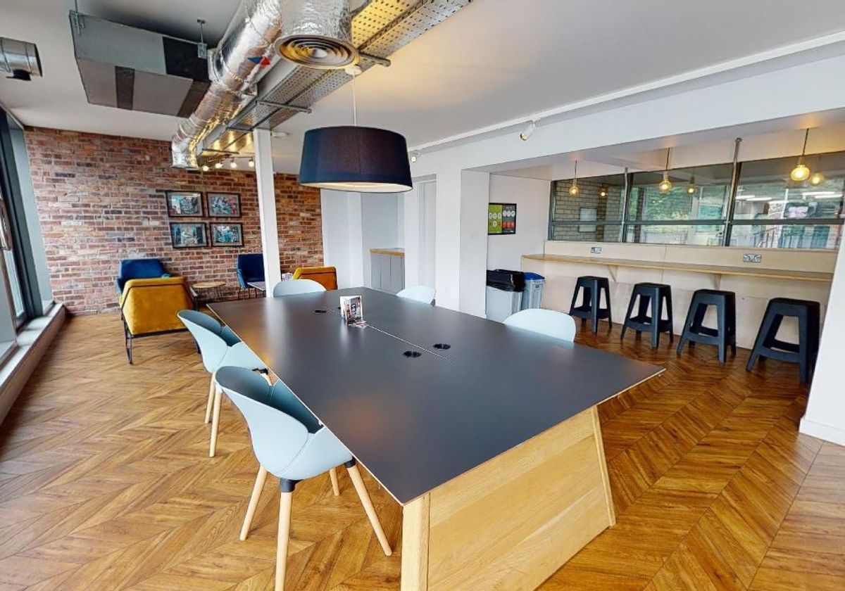 Hall iQ Kerria Apartments - 1