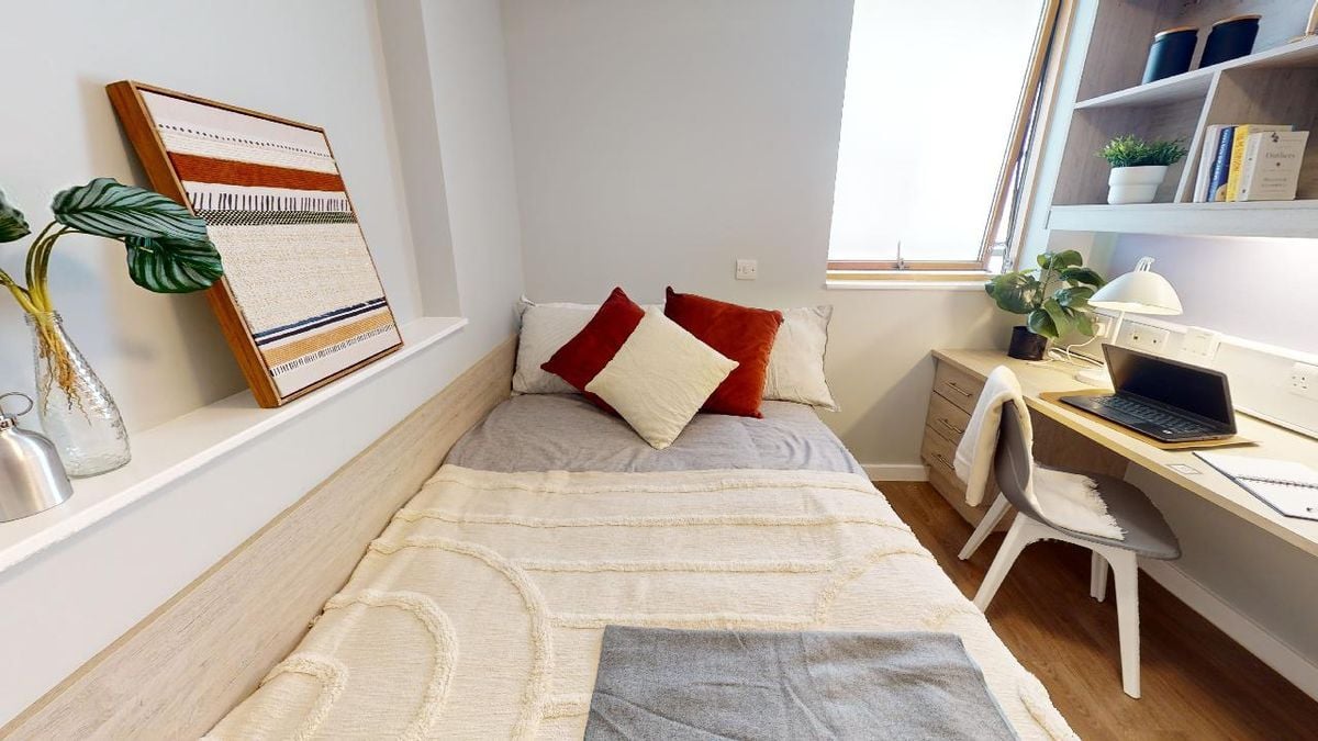 Hall - iQ Kingston - 9