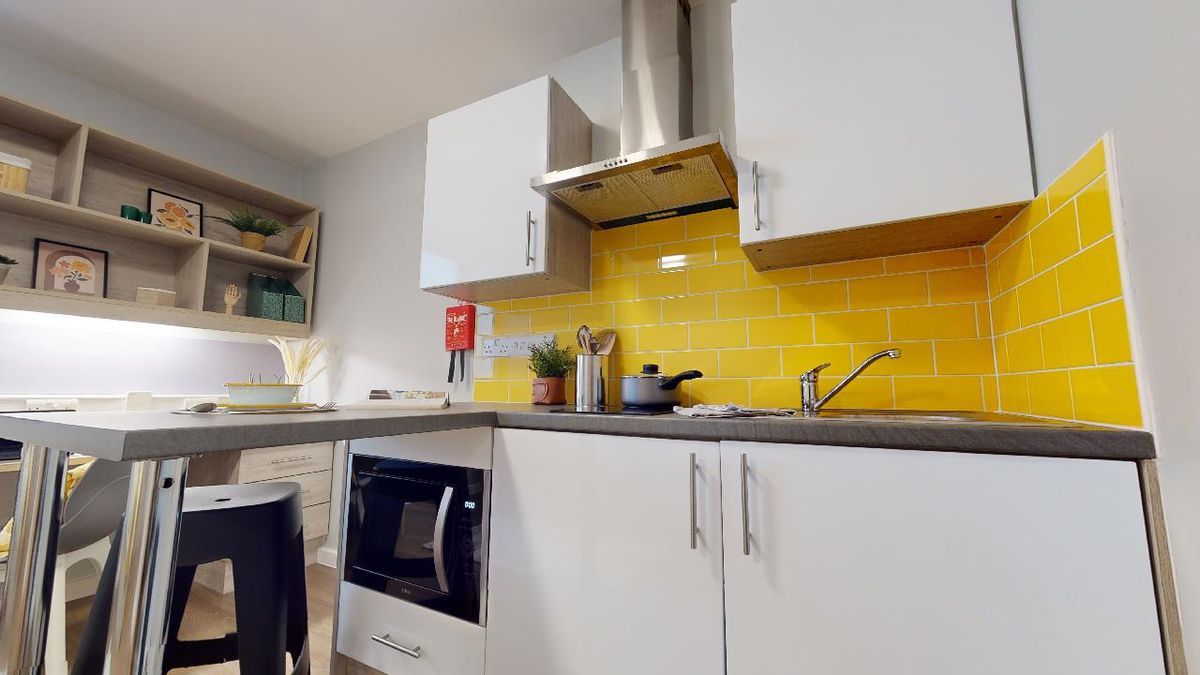 Hall - iQ Kingston - 2