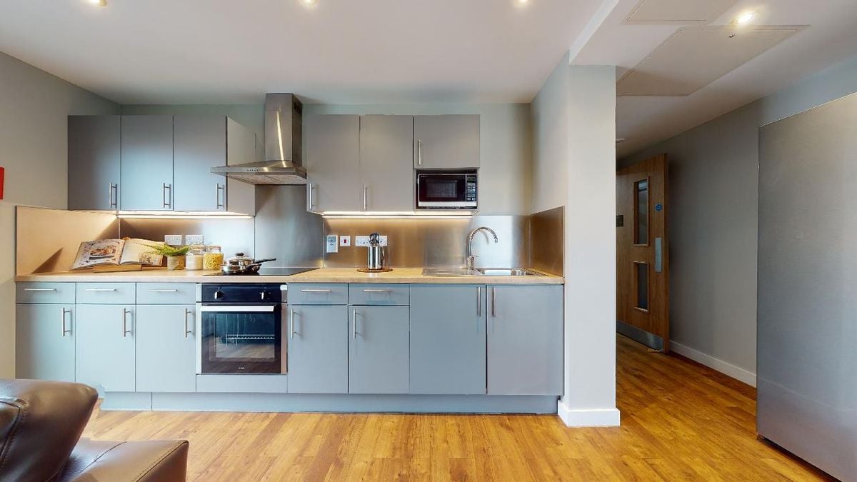 Hall iQ Knight House - 2