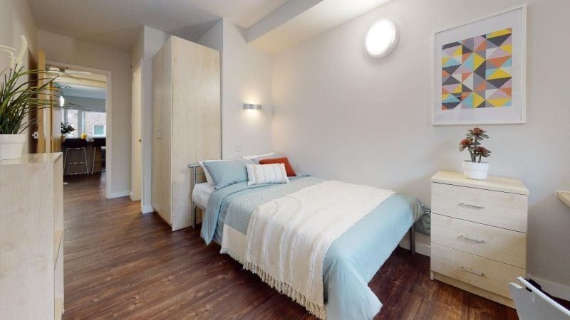 Hall iQ Little Aspley House - 2