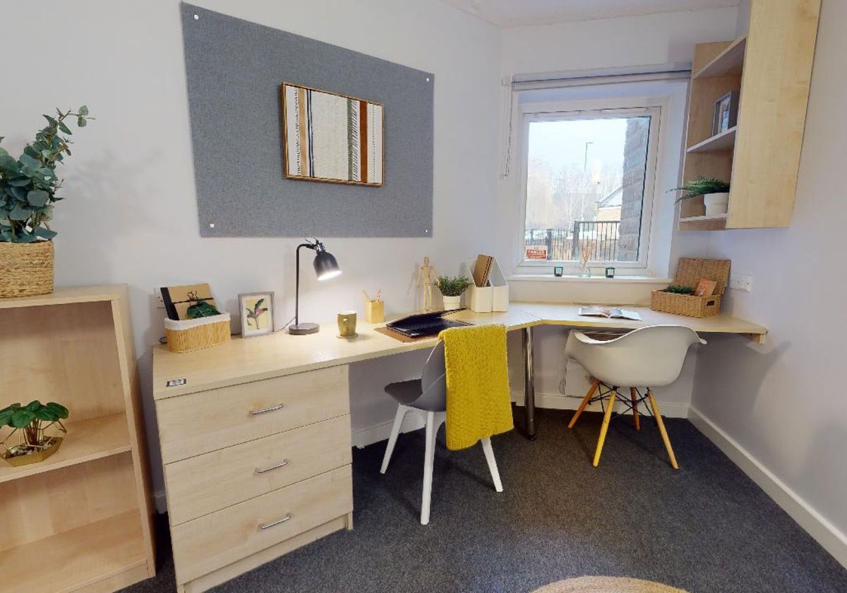 Hall iQ Little Aspley House - 6