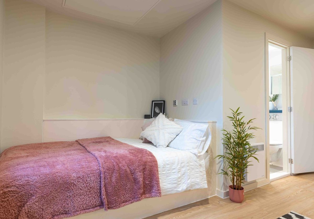 Hall - iQ Longwood Place - 0