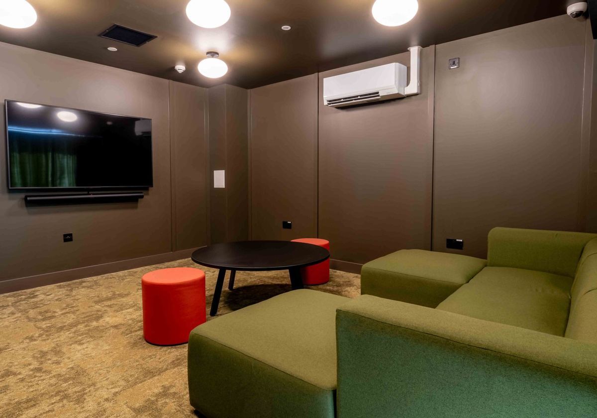 Hall - iQ Longwood Place - 9