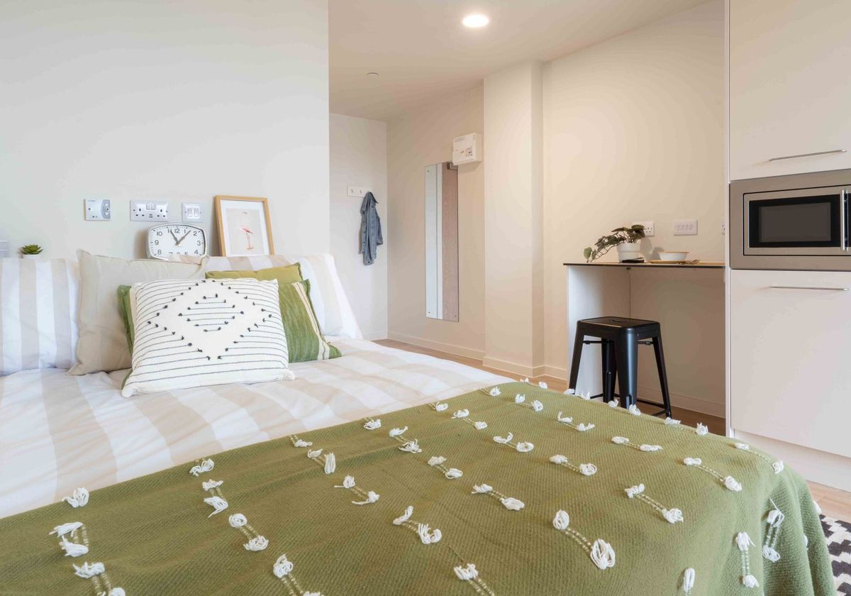 Hall - iQ Longwood Place - 1