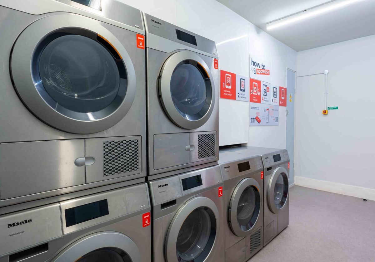 Hall - iQ Magenta House - 9