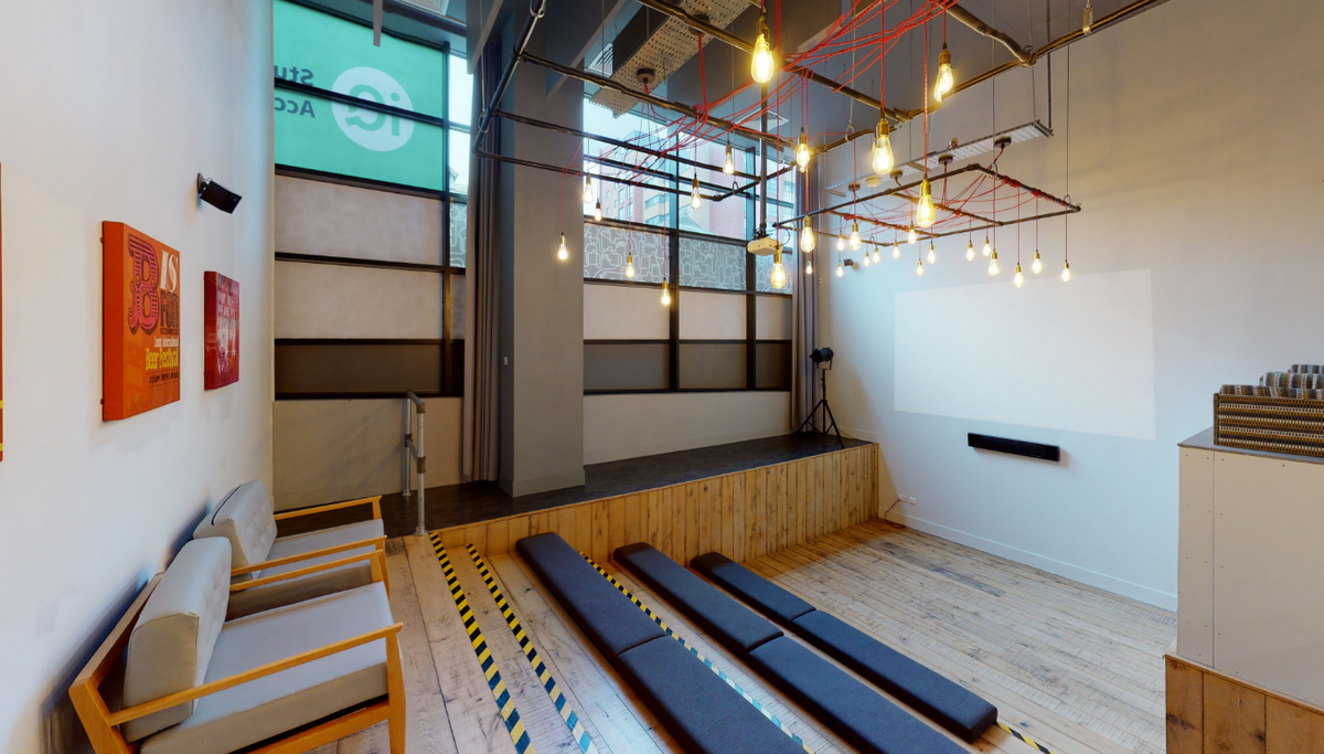 Hall iQ Marsden House - 9