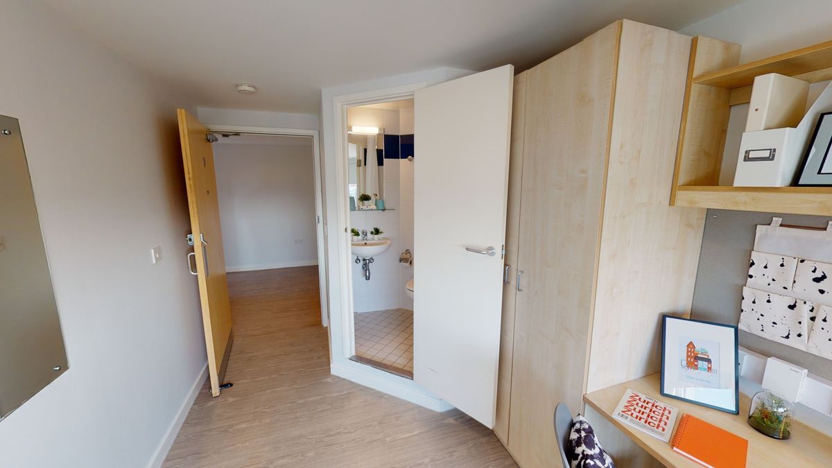 Hall iQ Marsden House - 7