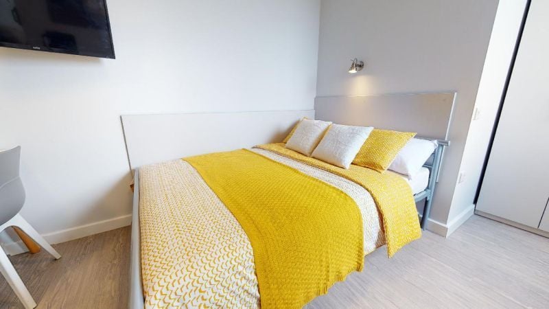 Hall iQ Newland House - 4