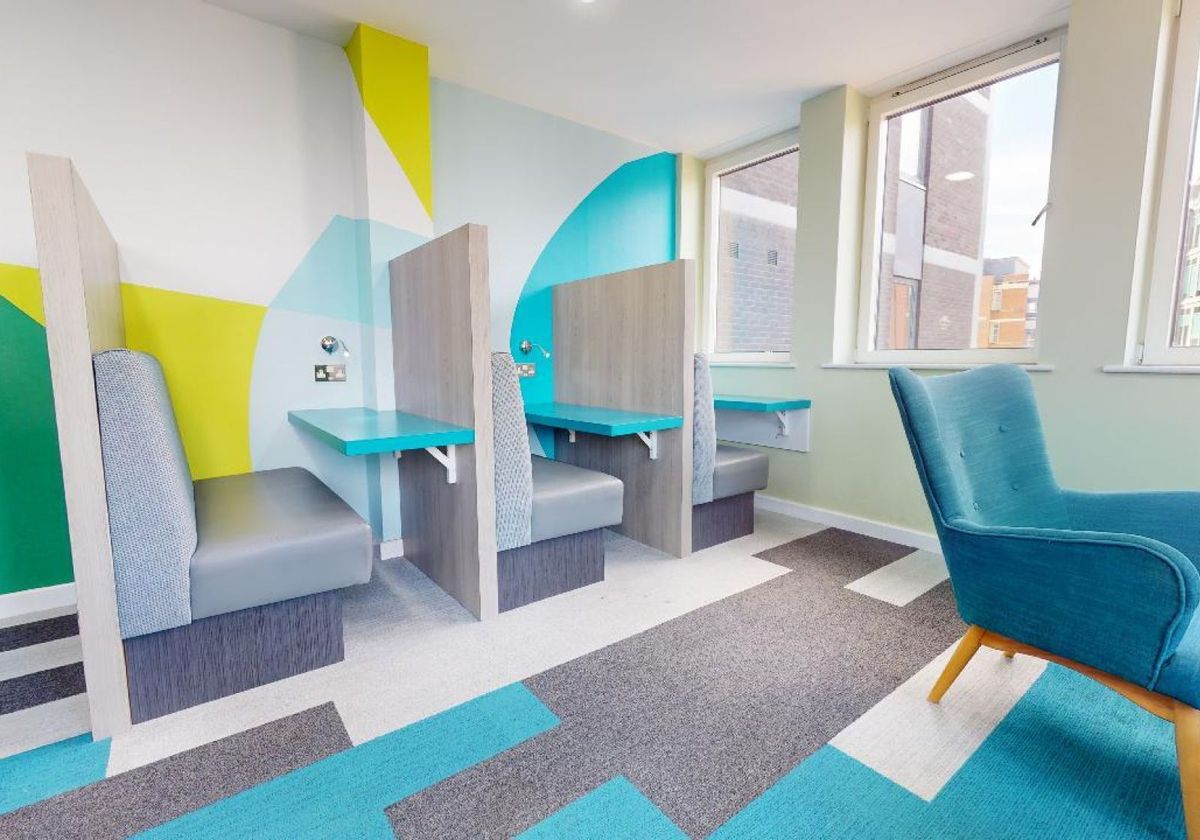 Hall iQ Newland House - 7