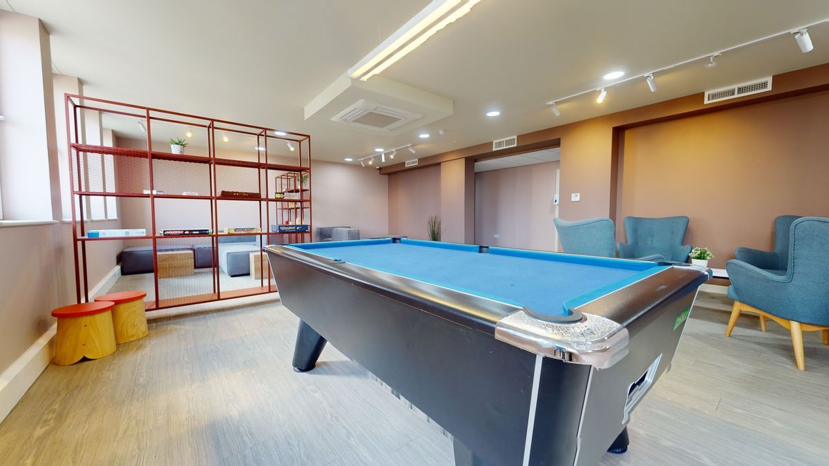 Hall iQ Newland House - 1