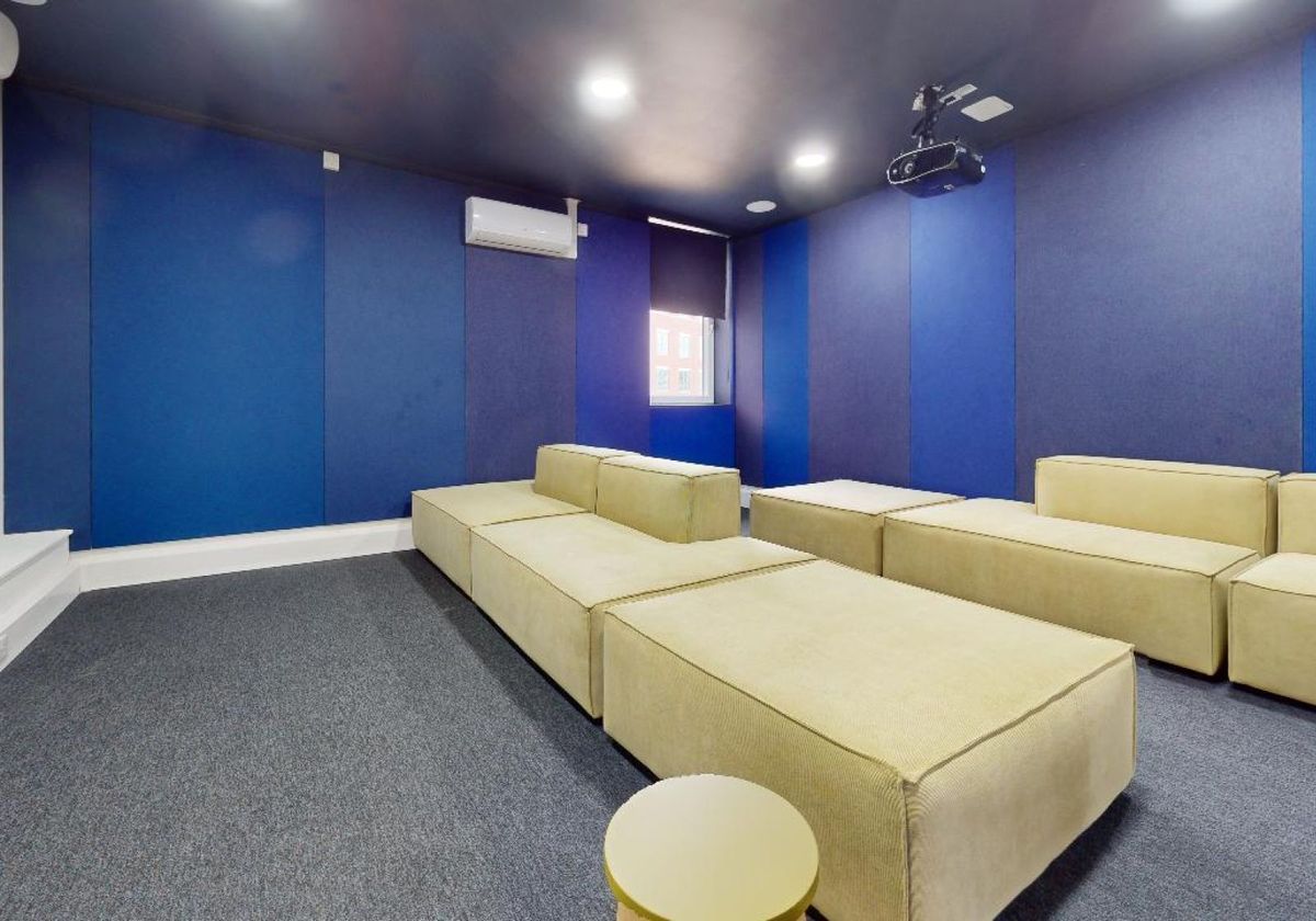 Hall iQ Newland House - 6