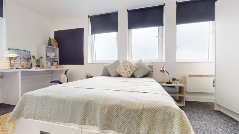 Hall iQ Newland House - 8