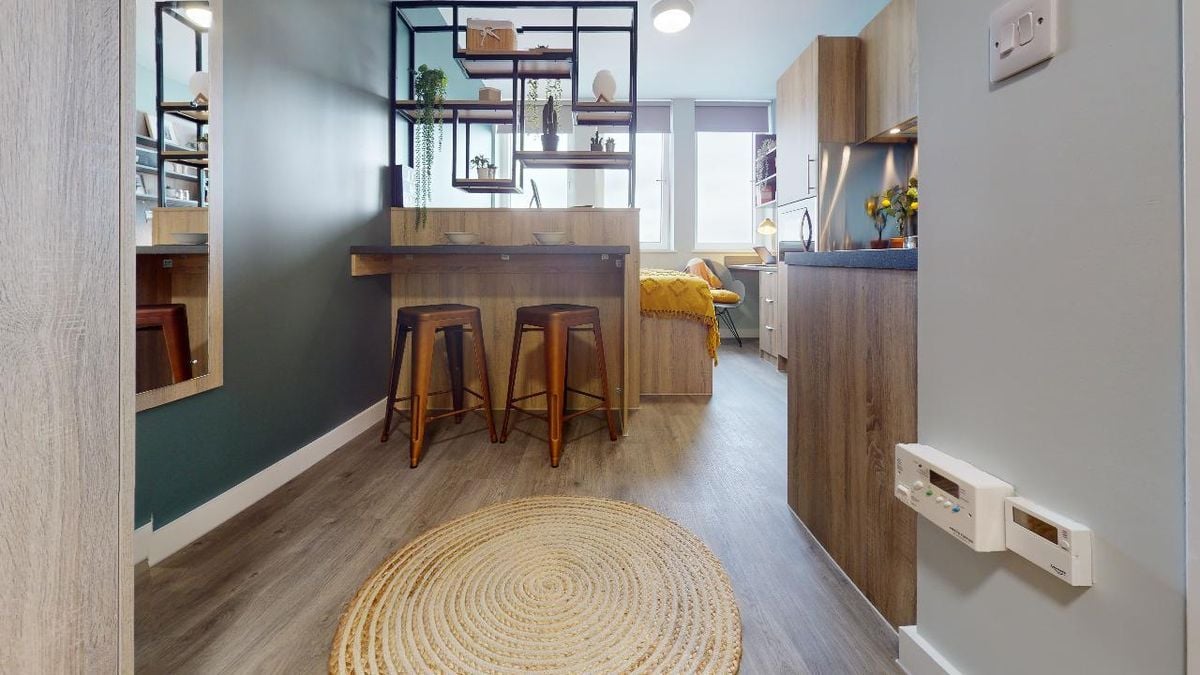 Hall iQ Newtown House - 1