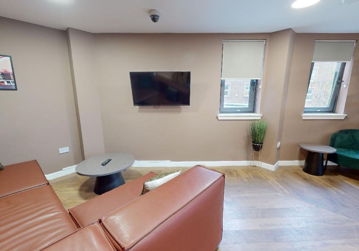 Hall - iQ Parker House - 2