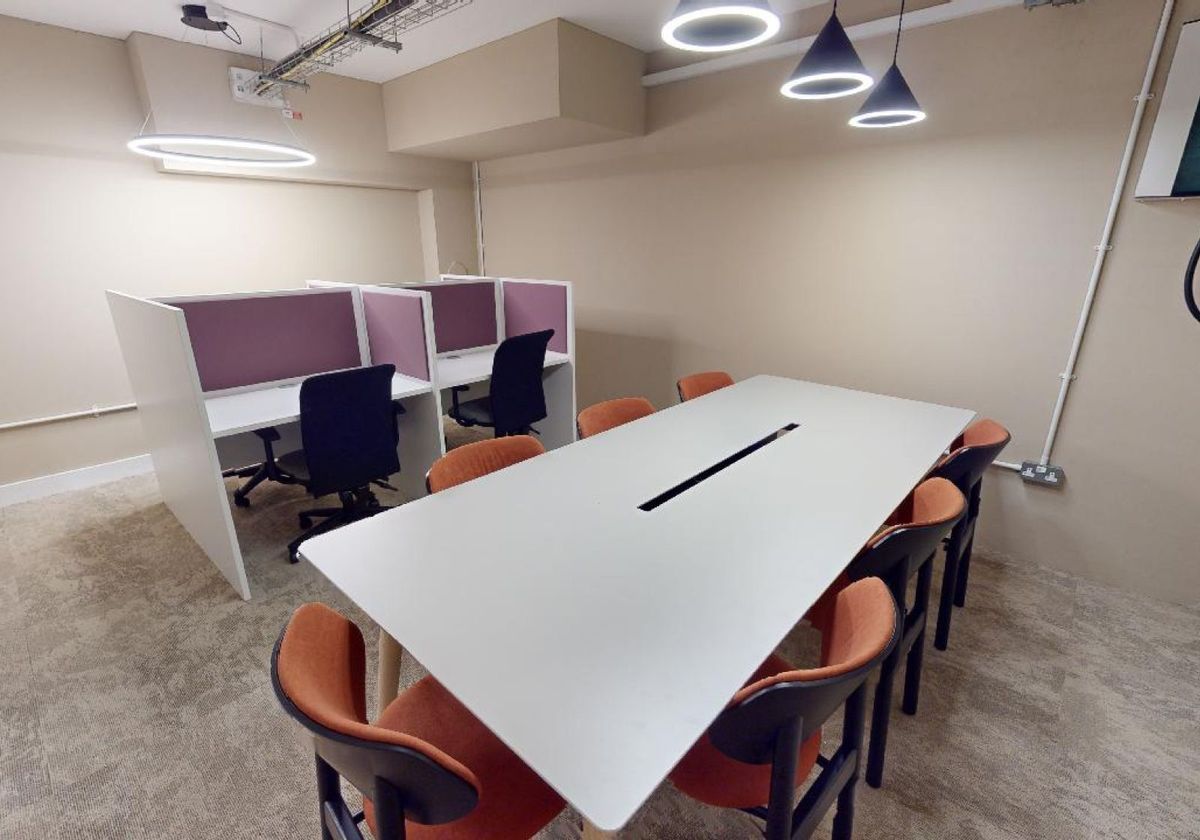 Hall - iQ Parker House - 1