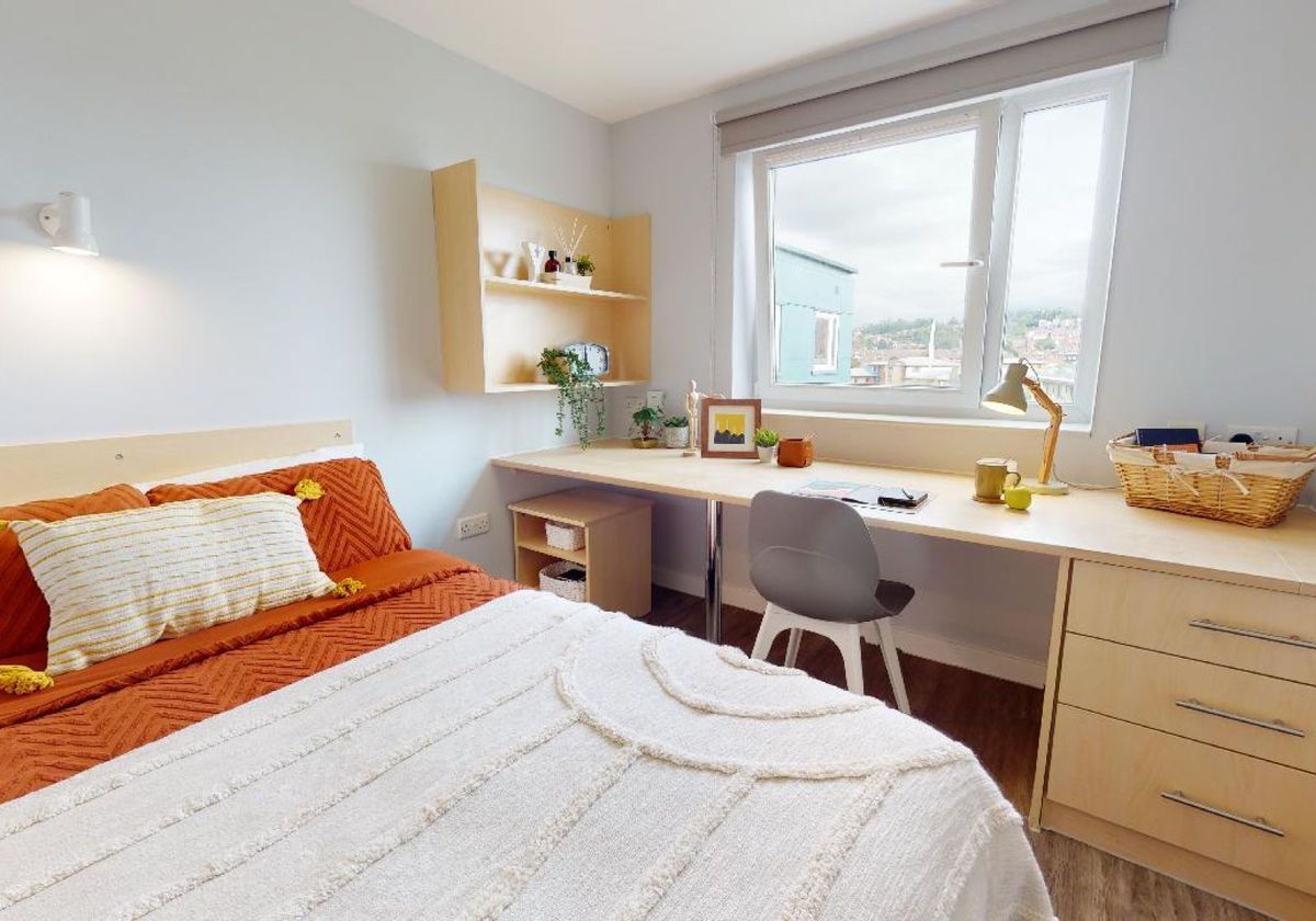 Hall iQ Pavilions - 1