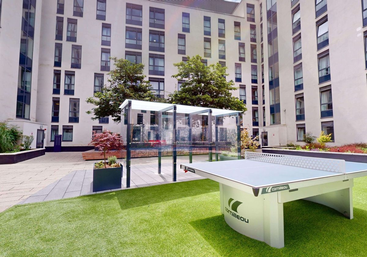 Hall - iQ Sterling Court - 8